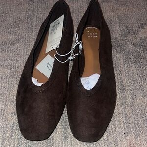 A New Day 10 Sammie Flats - NWT